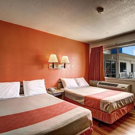 Motel 6 Wells Zewnętrze zdjęcie