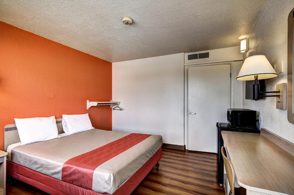 Motel 6 Wells Zewnętrze zdjęcie