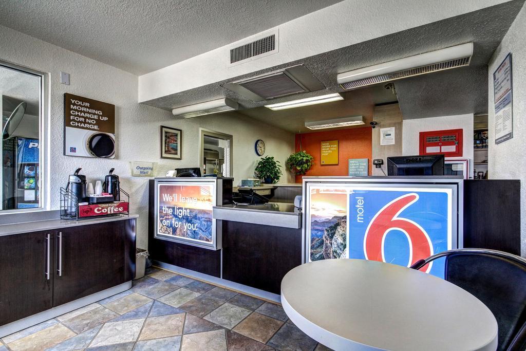 Motel 6 Wells Zewnętrze zdjęcie